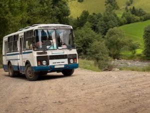 bus-rural-surroundings-daylight_23-2149125544